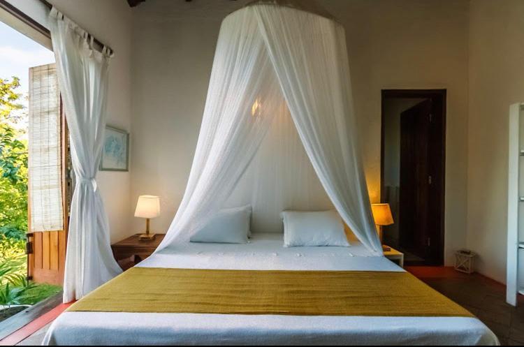 Espelho Bahia Blue House Bed & Breakfast Прая ду Еспельо Екстериор снимка